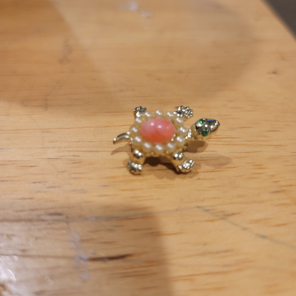 Tiny Turtle Brooch - image 1